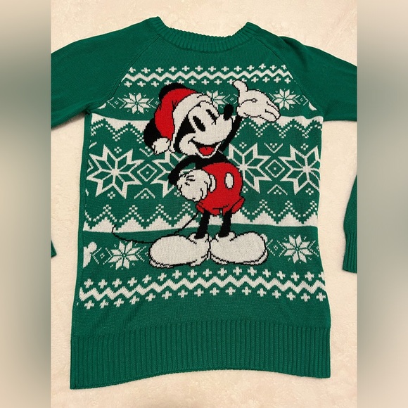 ((SOLD)) ‼️ Women’s Disney Mickey Christmas Sweater, M - Picture 2 of 4